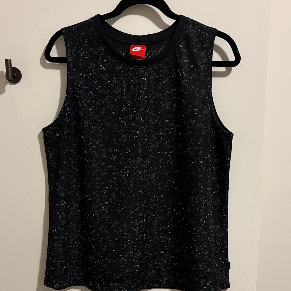Nike Women's Black and Gray Muscle Tee